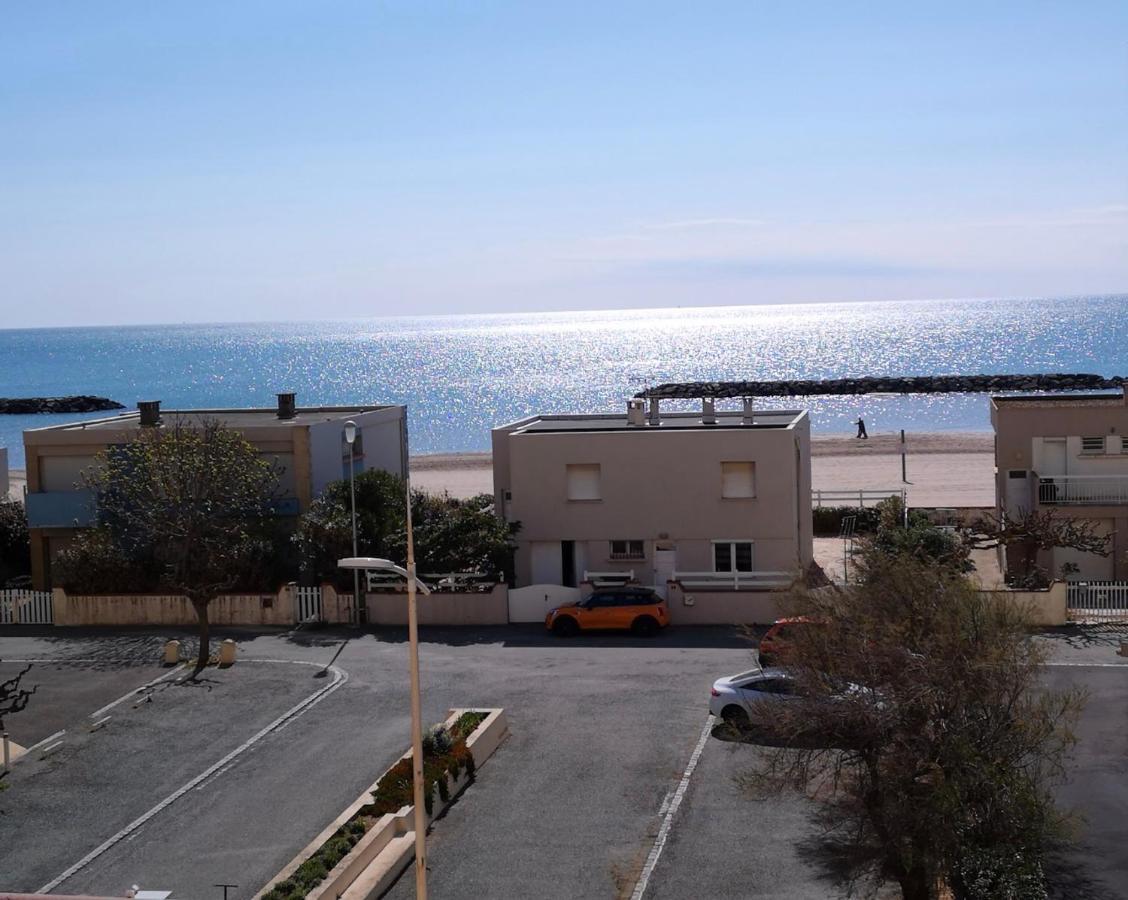 100m De La Appartement